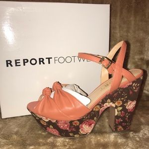 Size 11- Beautiful platforms with floral detail